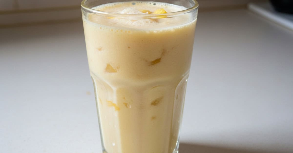 Leia mais sobre o artigo Batida de Abacaxi Simples: A Delícia que Você Não Pode Perder!