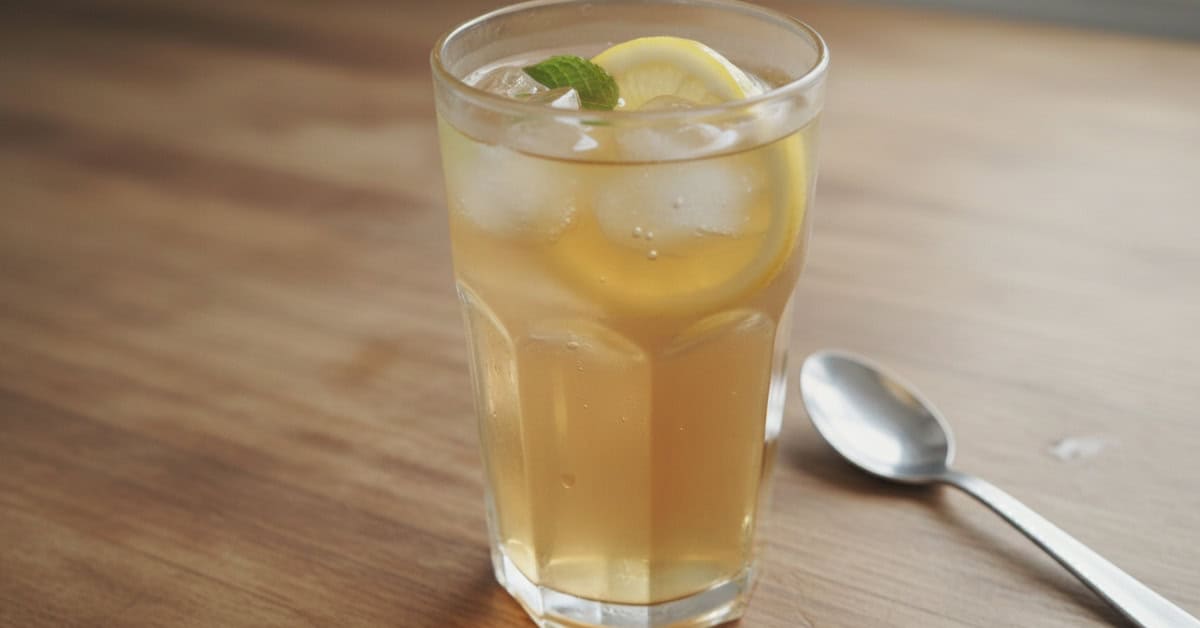 Chá Gelado de Jasmim: Refresque-se com esta Bebida Deliciosa e Exótica 7 cha gelado de jasmim refresque se com esta bebida deliciosa e exotica social 16x9 1 - Mestre das Receitas - Os Blogs mais Incríveis da Web